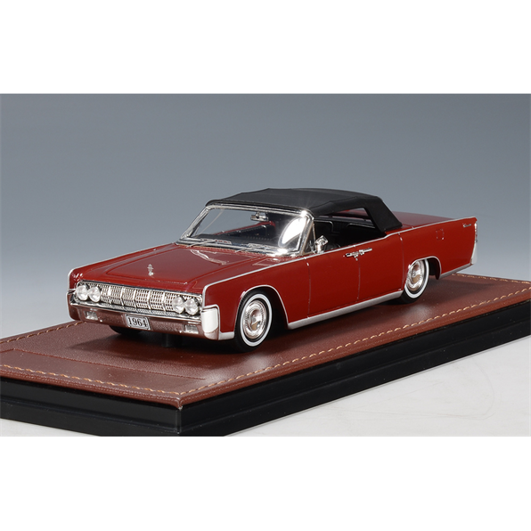 Lincoln Continental Fiesta Red Convertible Closed Roof 1964